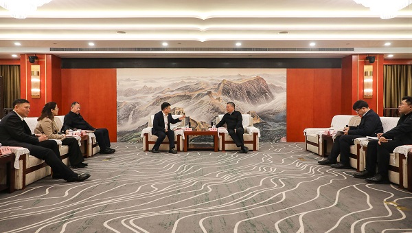 岳文彥一行拜訪(fǎng)寶山區(qū)委書(shū)記李晨昊