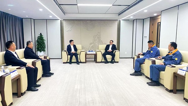 岳文彥一行拜會(huì)中國(guó)寶武集團(tuán)黨委常委，寶鋼股份黨委書(shū)記、董事長(zhǎng)鄒繼新